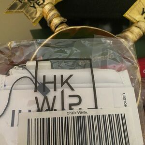 IHKWIP  Chalk White quilted credit card holder